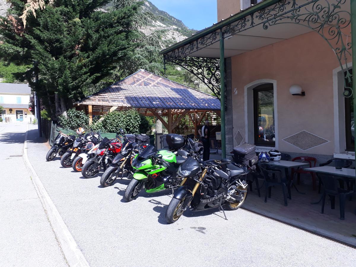 Hotel La Gare LʼArgentière-la-Bessée Exterior foto